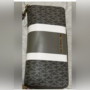 Michael Kors Olive and White Patterned Wallet